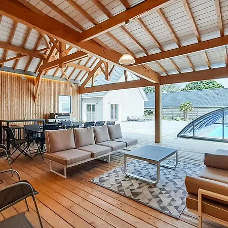 Holiday home In With Outdoor Swimming Pool Herly