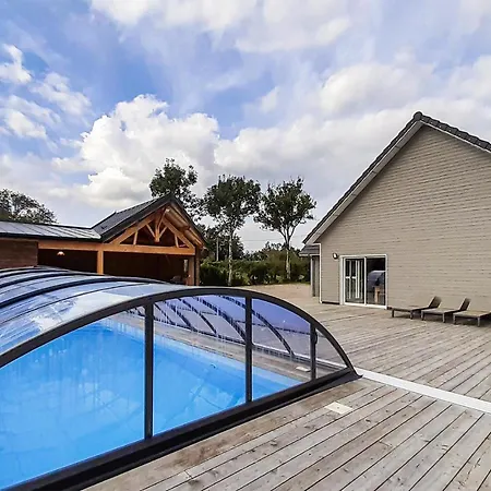 Holiday home In With Outdoor Swimming Pool Herly