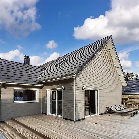 In With Outdoor Swimming Pool Holiday home *